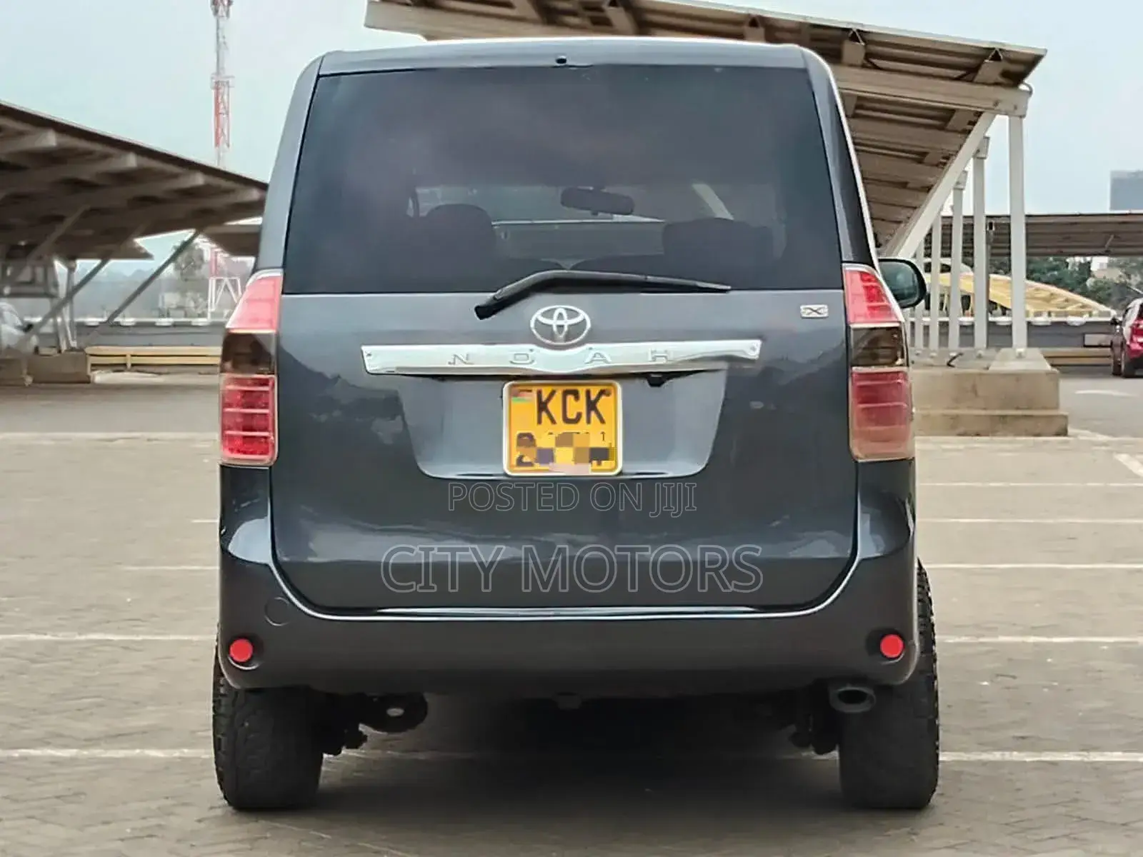 Toyota Noah 2009 Gray