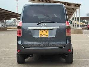 Toyota Noah 2009 Gray
