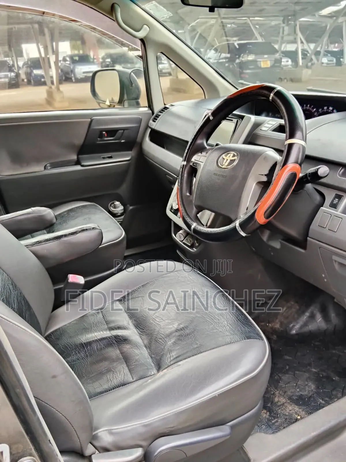 Toyota Noah 2009 Gray