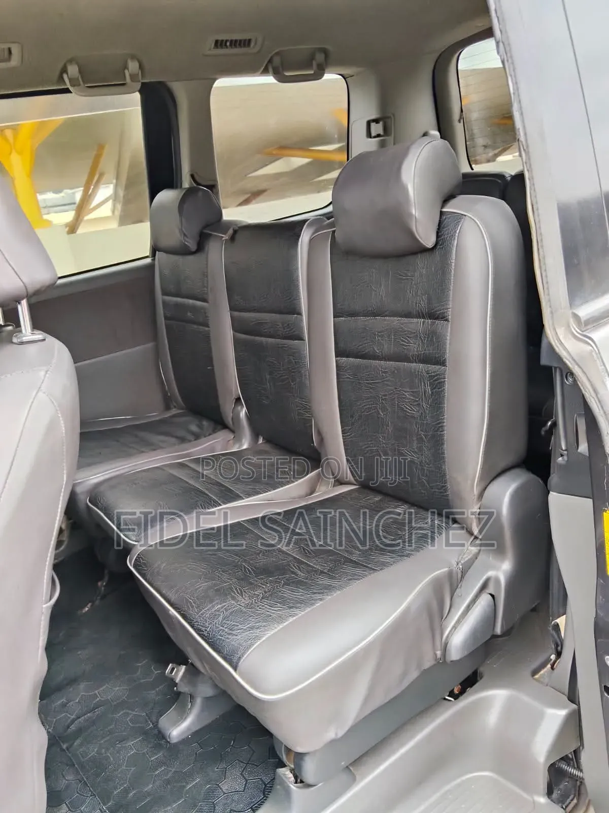 Toyota Noah 2009 Gray