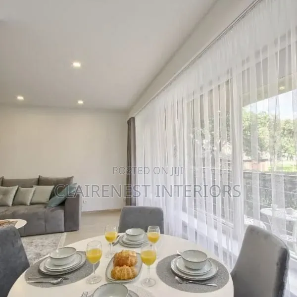A Touch of Elegance Goes a Long Way With Plain White Shees