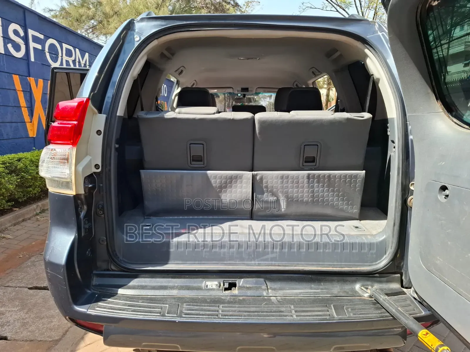 Toyota Land Cruiser Prado 2.7 i 2011 Gray