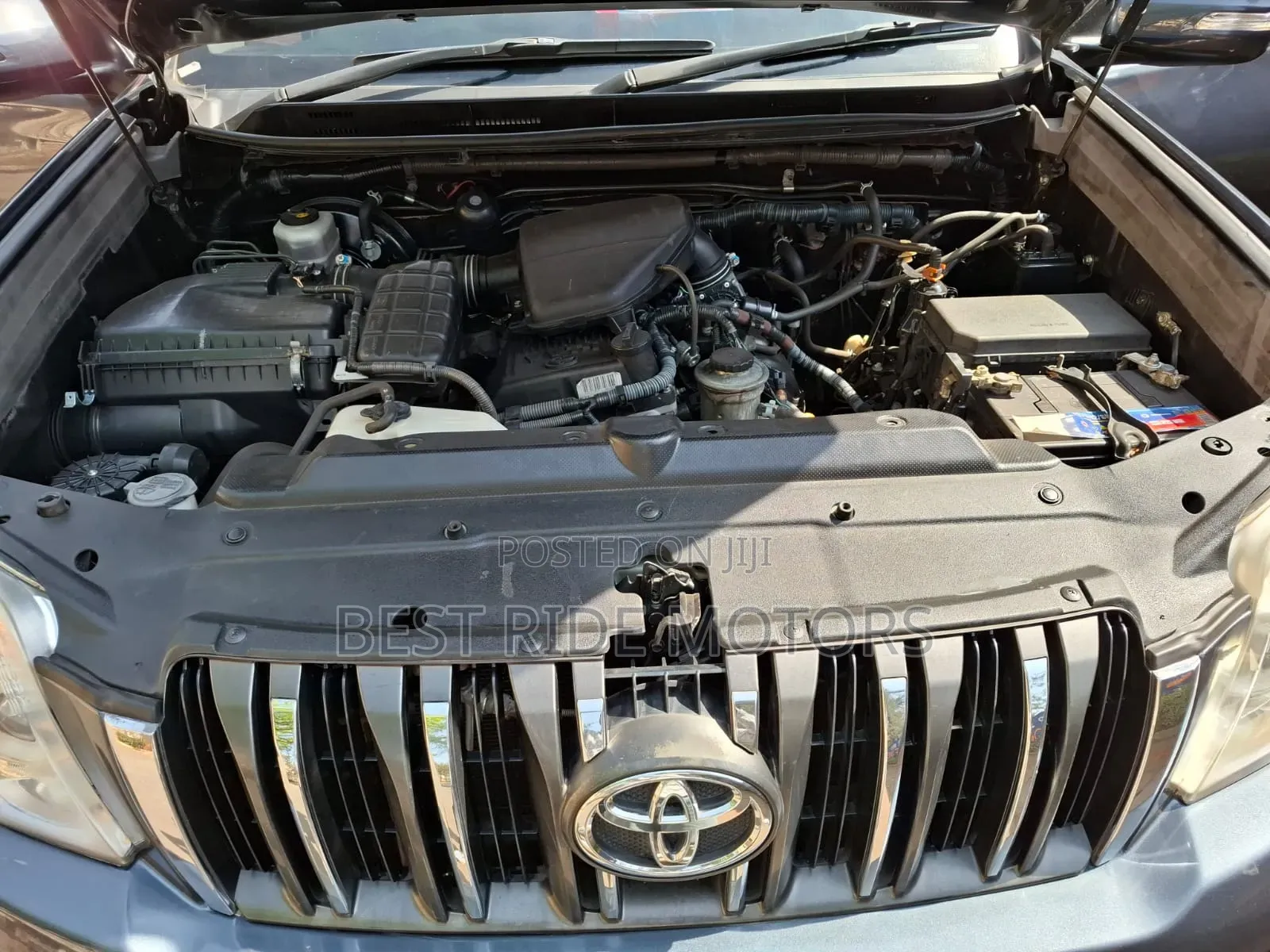 Toyota Land Cruiser Prado 2.7 i 2011 Gray