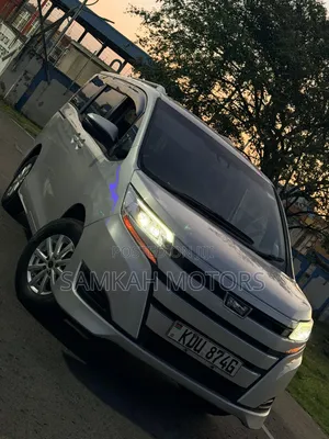 Toyota Noah 2019 Silver