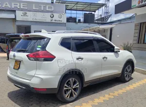 Nissan X-Trail 2.0 Petrol FWD 2017 Pearl