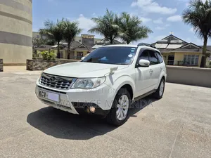 Subaru Forester 2012 Pearl