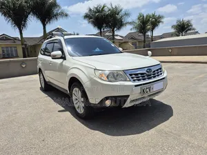 Subaru Forester 2012 Pearl