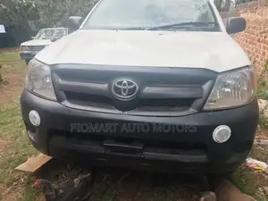 Toyota Hilux 2007 White