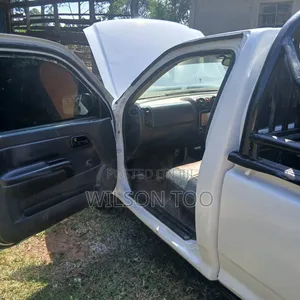 Isuzu KB 2007 White