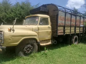 ISUZU Direct High Sided Lorry KWS