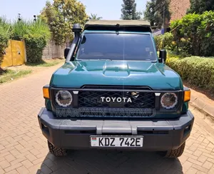 Toyota Land Cruiser 79 Series 2014 Green