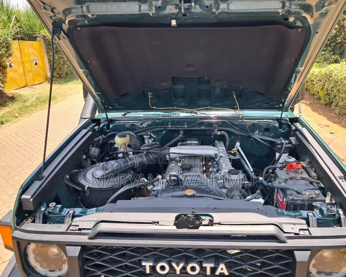 Toyota Land Cruiser 79 Series 2014 Green