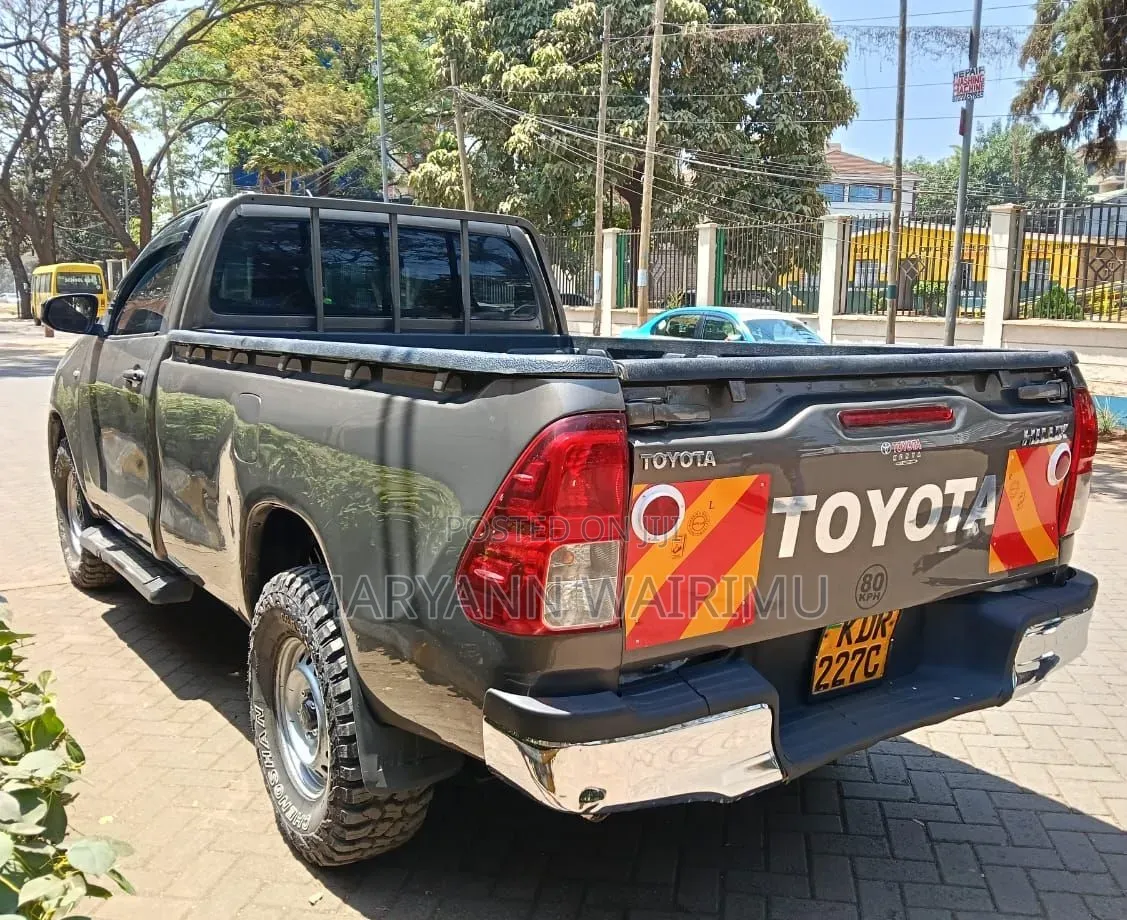Toyota Hilux Revo Single Cab Deisel 2.8 RWD 2018 Gray
