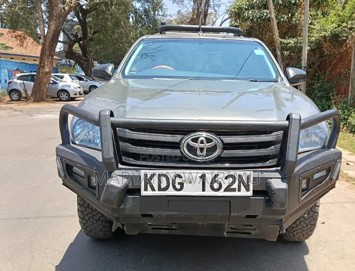Toyota Hilux 2.8 Diesel 2020 Gray