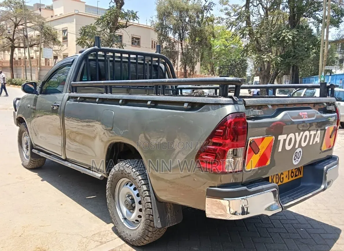 Toyota Hilux 2.8 Diesel 2020 Gray