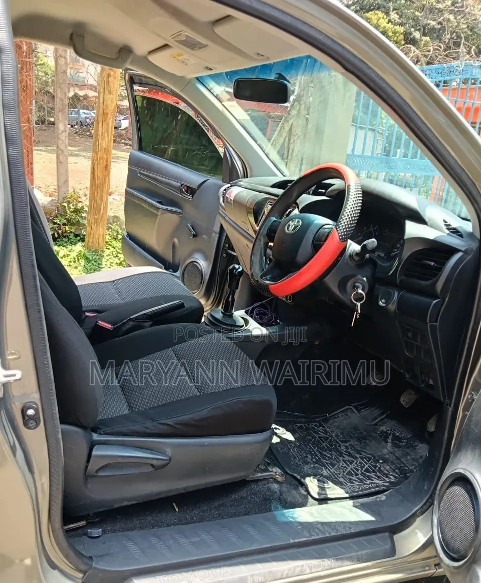 Toyota Hilux 2.8 Diesel 2020 Gray