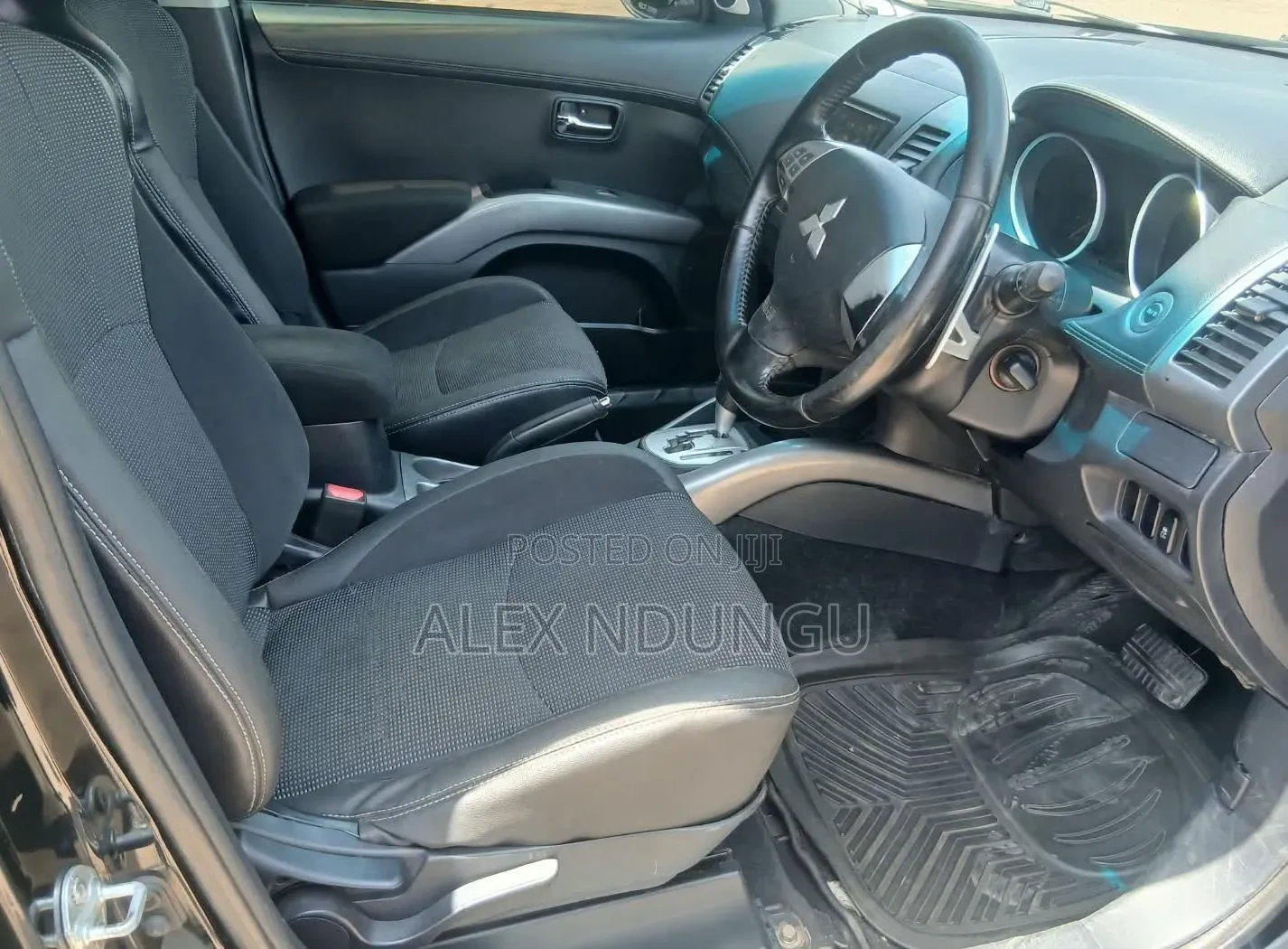 Mitsubishi Outlander 2012 Black