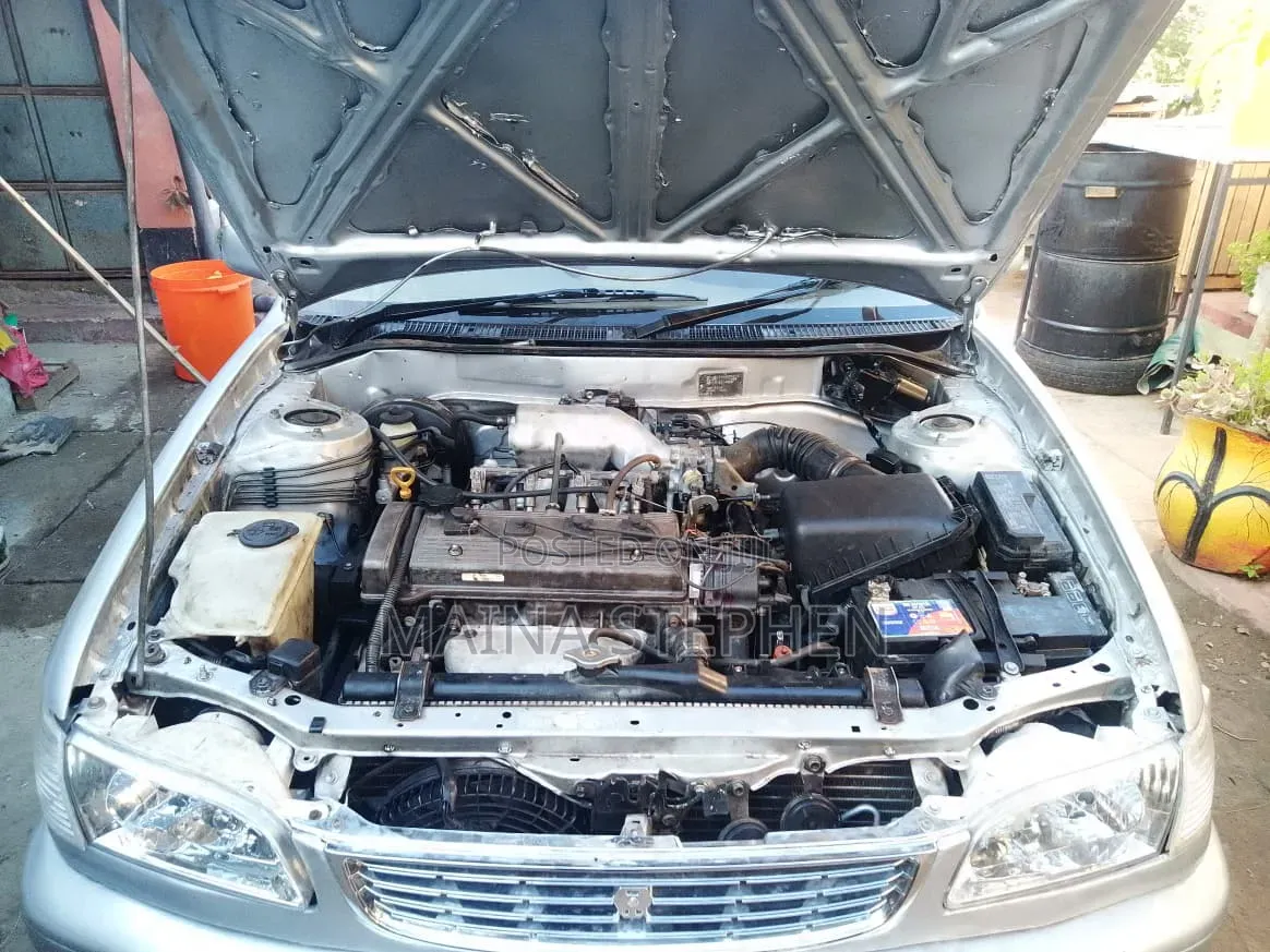 Toyota Corolla 1999 Silver