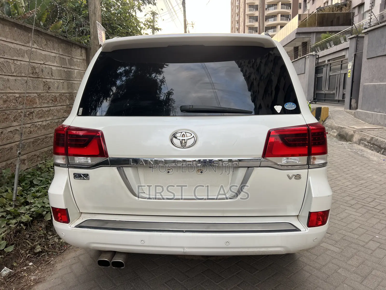 Toyota Land Cruiser 4.6 V8 ZX 2016 White