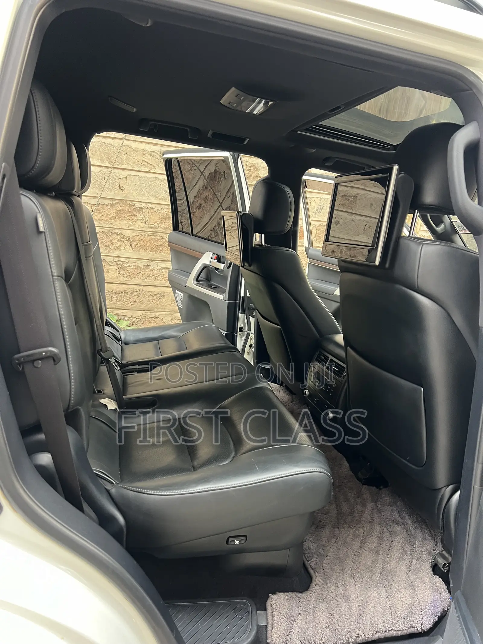 Toyota Land Cruiser 4.6 V8 ZX 2016 White