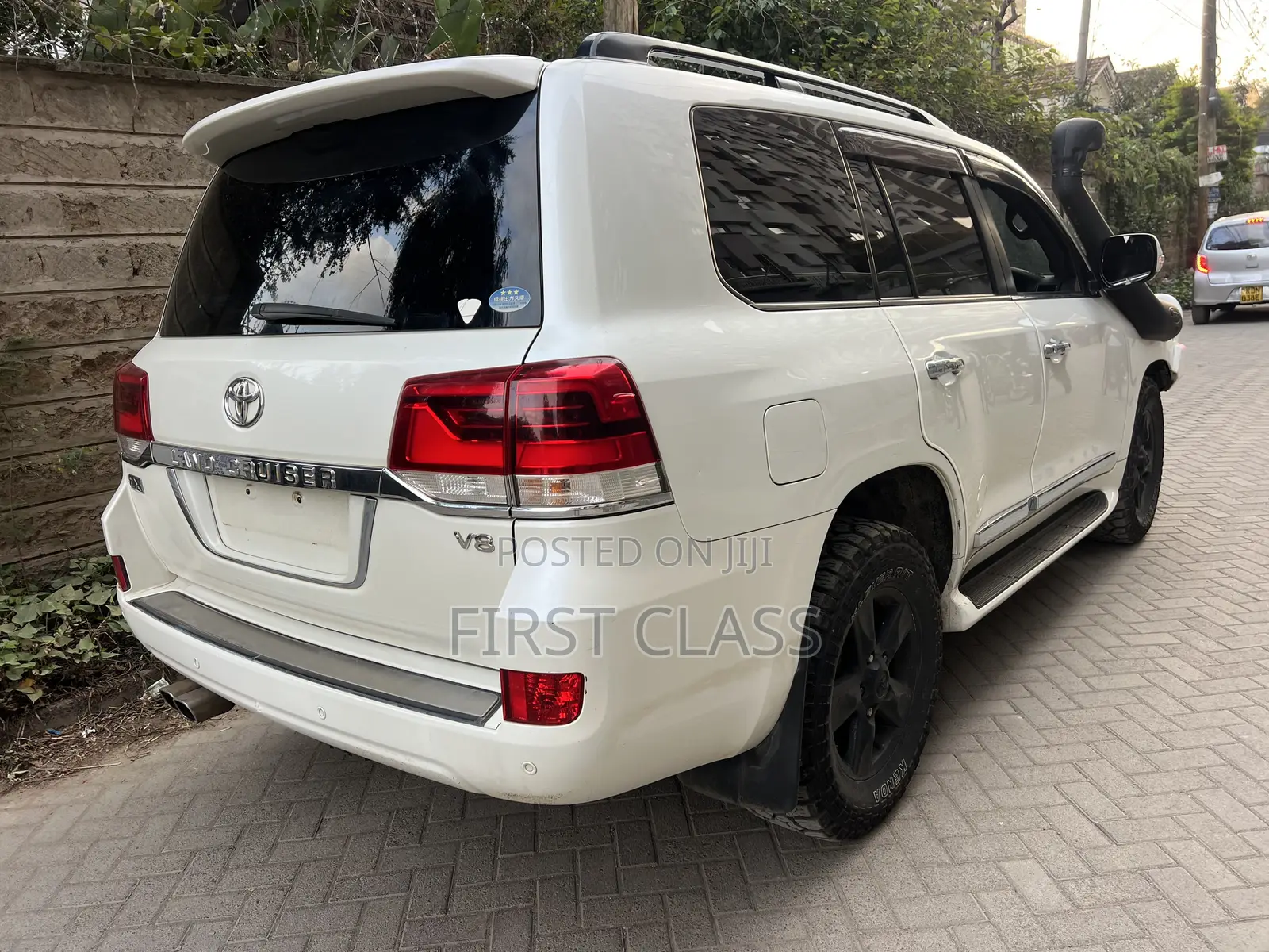 Toyota Land Cruiser 4.6 V8 ZX 2016 White