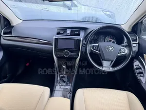 Toyota Premio 1.8 FWD 2019 Off white