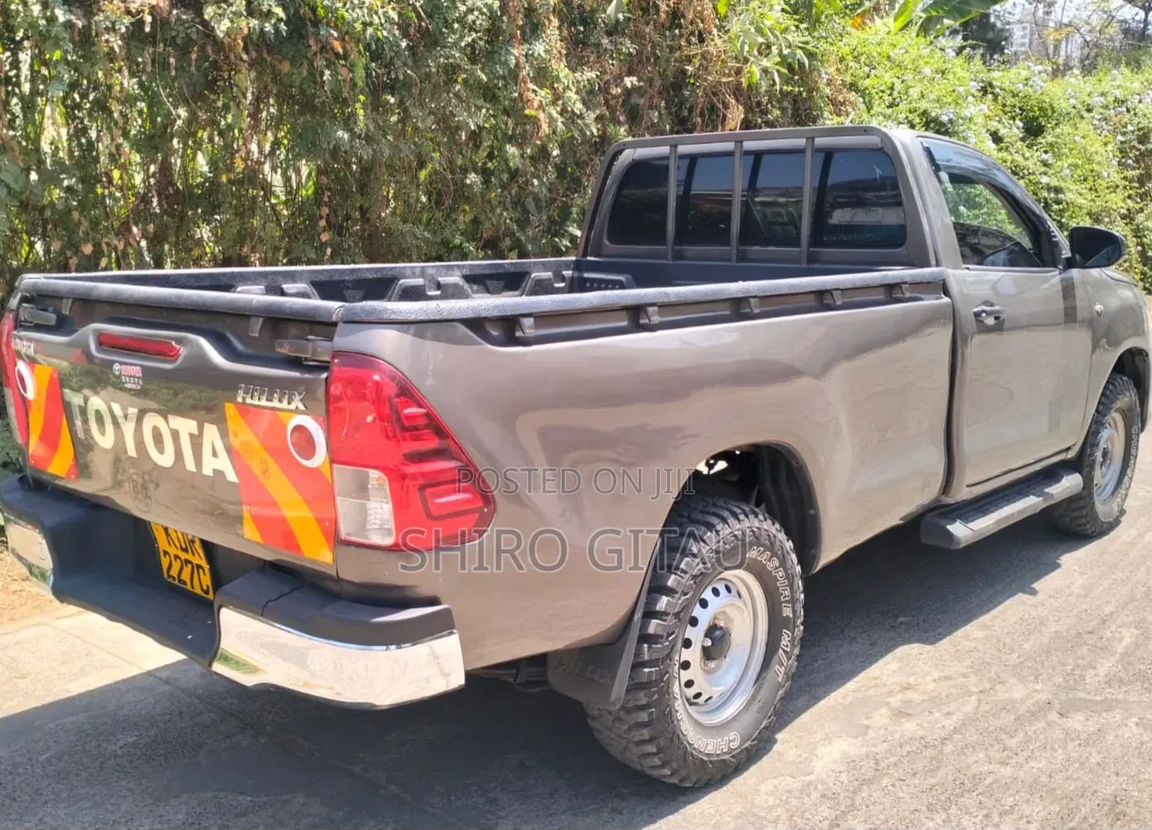 Toyota Hilux Revo Smart Cab Deisel 2.4 RWD 2018 Gray