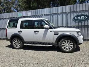 Land Rover Discovery 2014 White