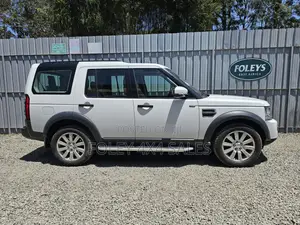 Land Rover Discovery 2014 White