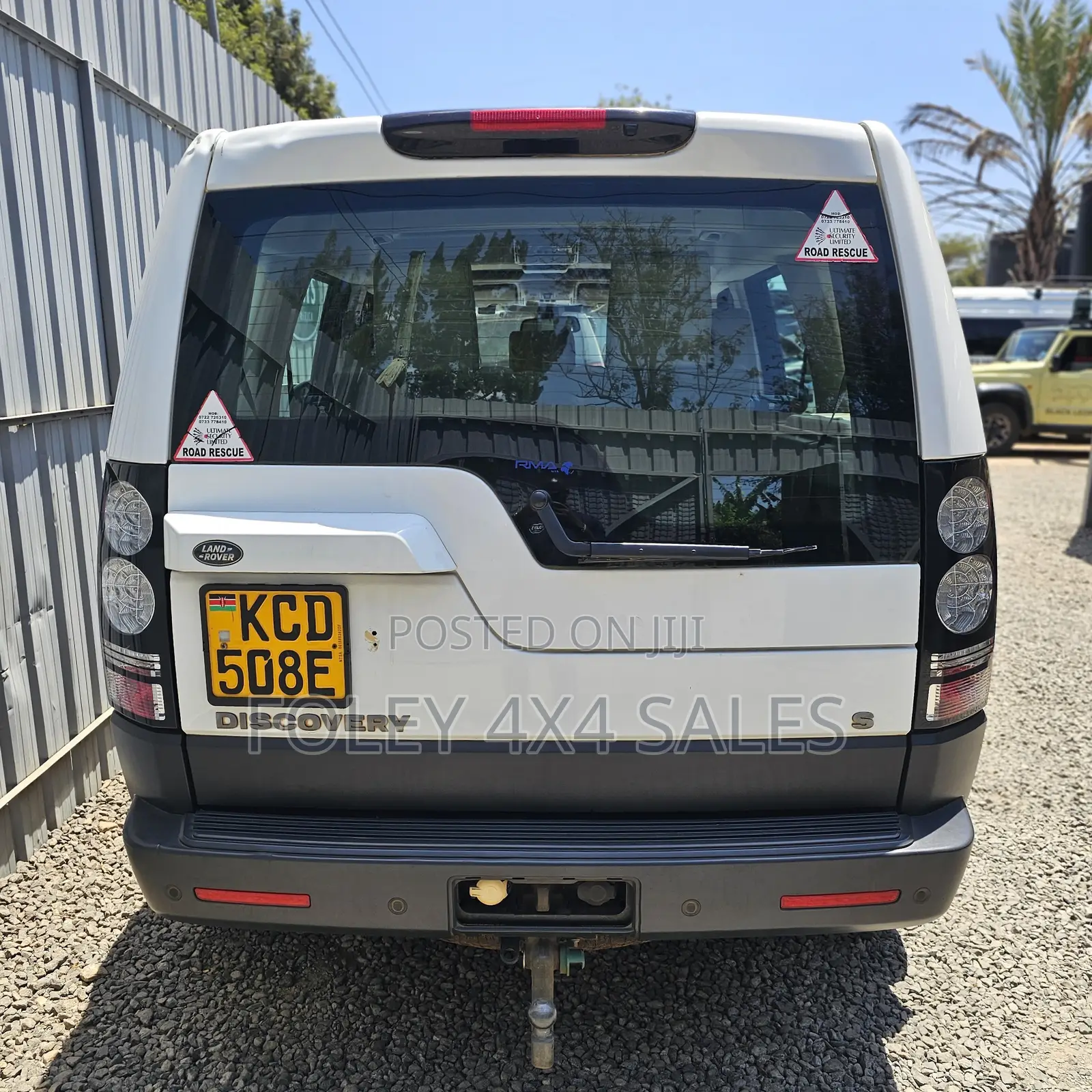 Land Rover Discovery 2014 White