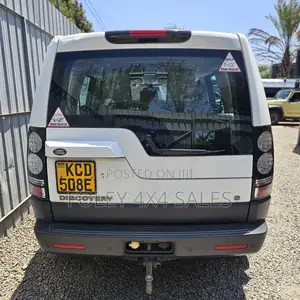 Land Rover Discovery 2014 White