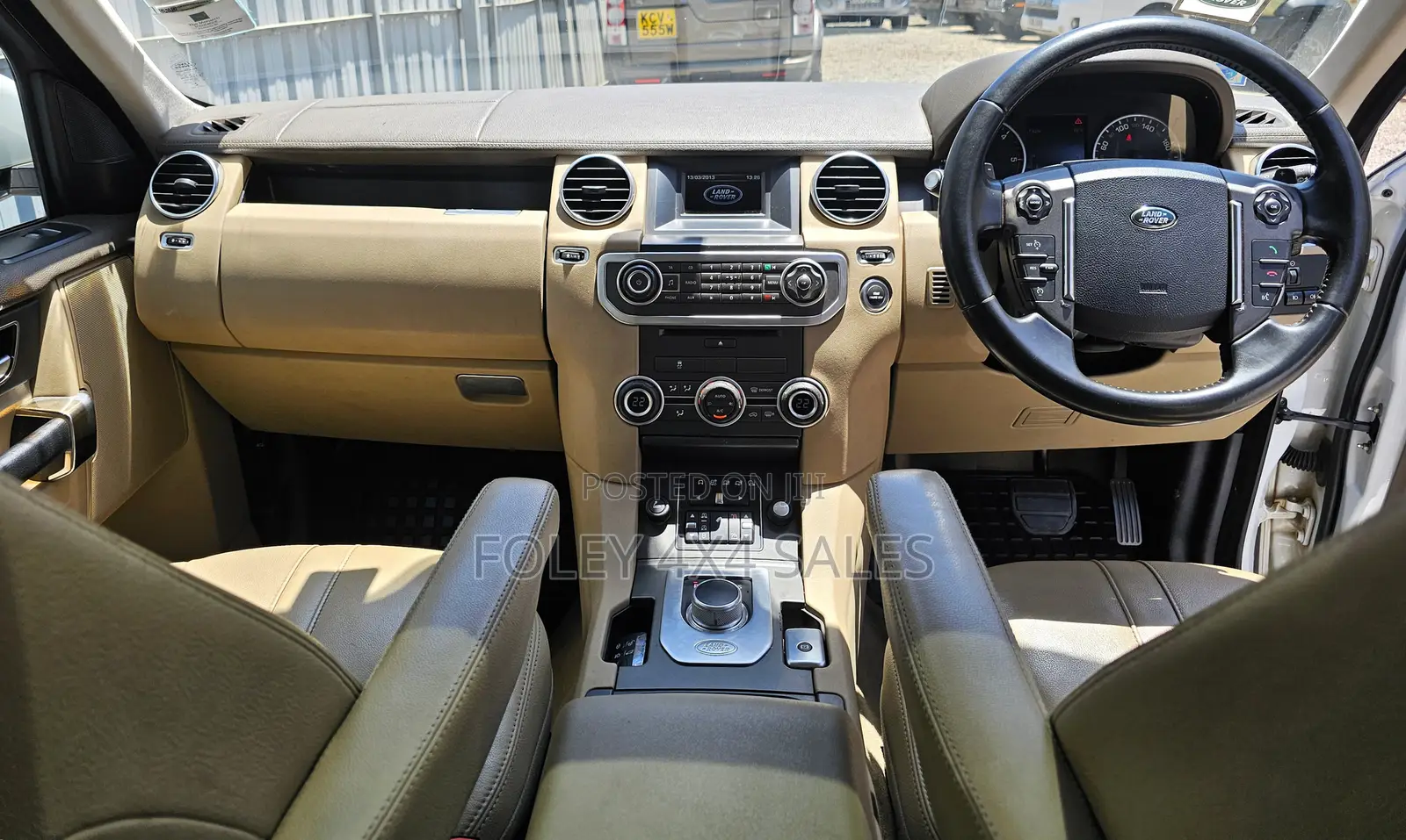 Land Rover Discovery 2014 White
