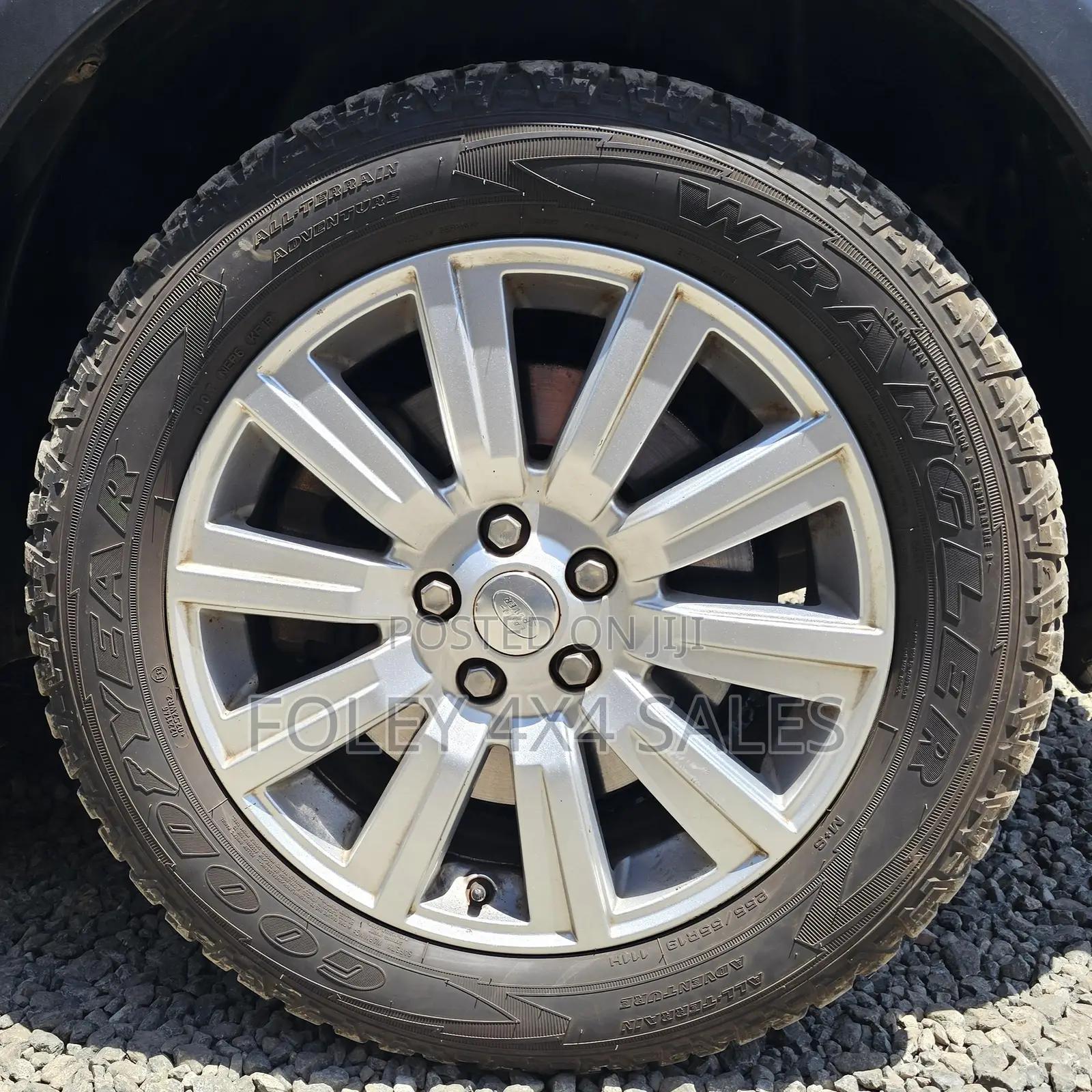 Land Rover Discovery 2014 White