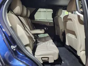 Land Rover Discovery 2018 Blue