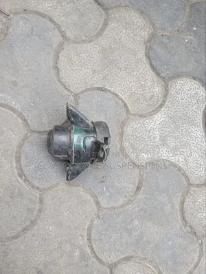 Toyota Passo Engine Mount.