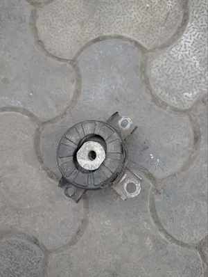 Toyota Passo Engine Mount.