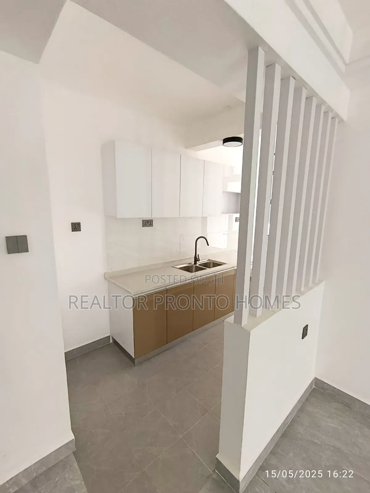 Commercial 2 Bedrooms Apartment for Office Use