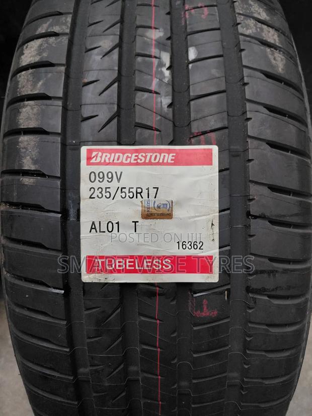 235/55r17 Bridgestone -Alenza