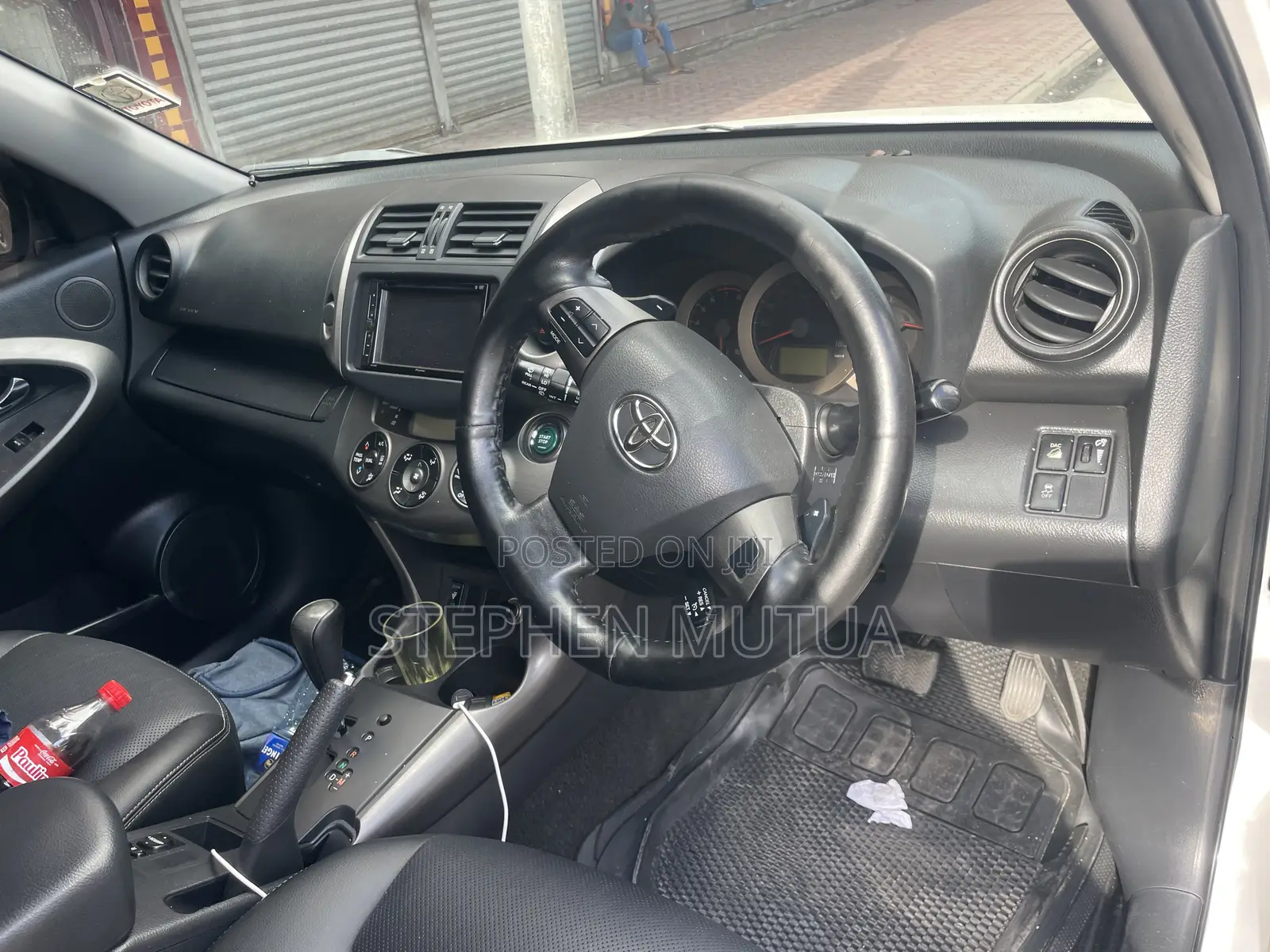 Toyota Vanguard 2013 White