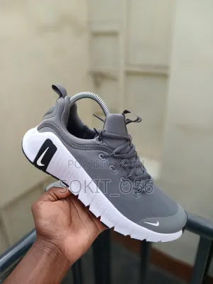 Nike Free Metcon 6 Cross-Training Sneaker.