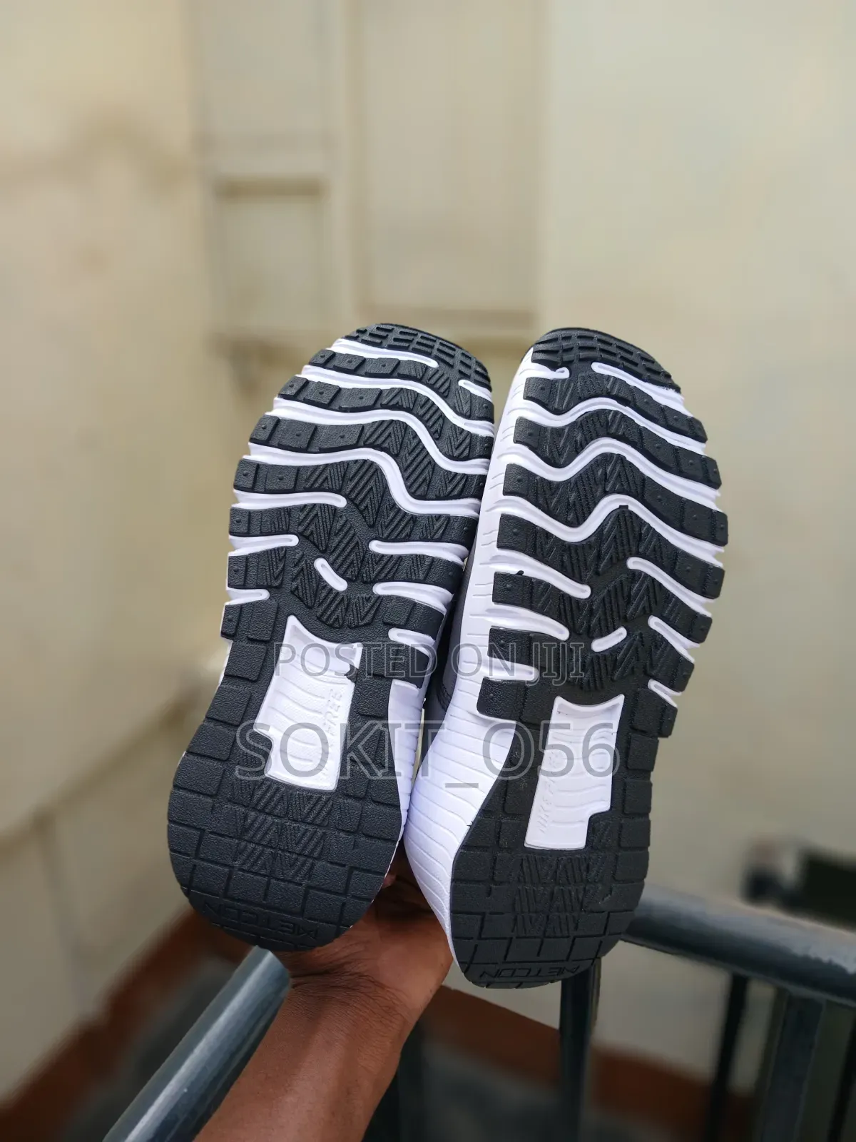 Nike Free Metcon 6 Cross-Training Sneaker.