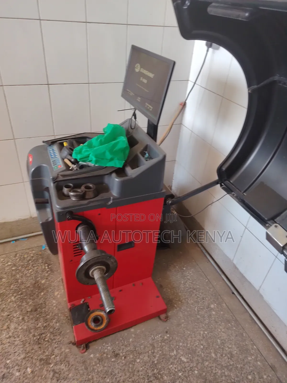 Eliminate Steering Vibration With Heavy Commercial Wheel Balancer S909