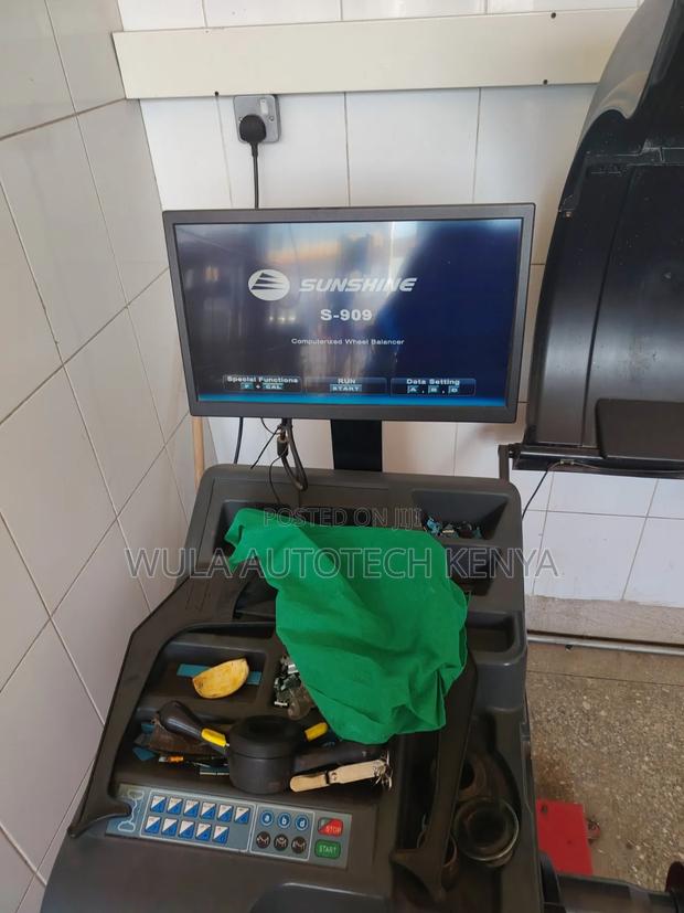 Heavy Duty Wheel Balancer S909 With Wheel Cones Accessories Machine