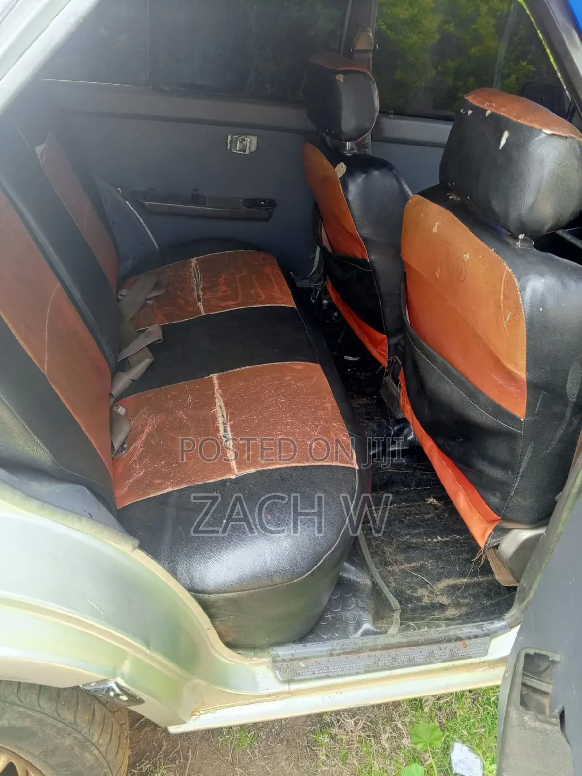 Nissan Sunny 1989 Gray