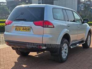 Mitsubishi Pajero 2013 Silver