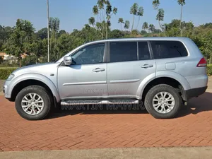 Mitsubishi Pajero 2013 Silver