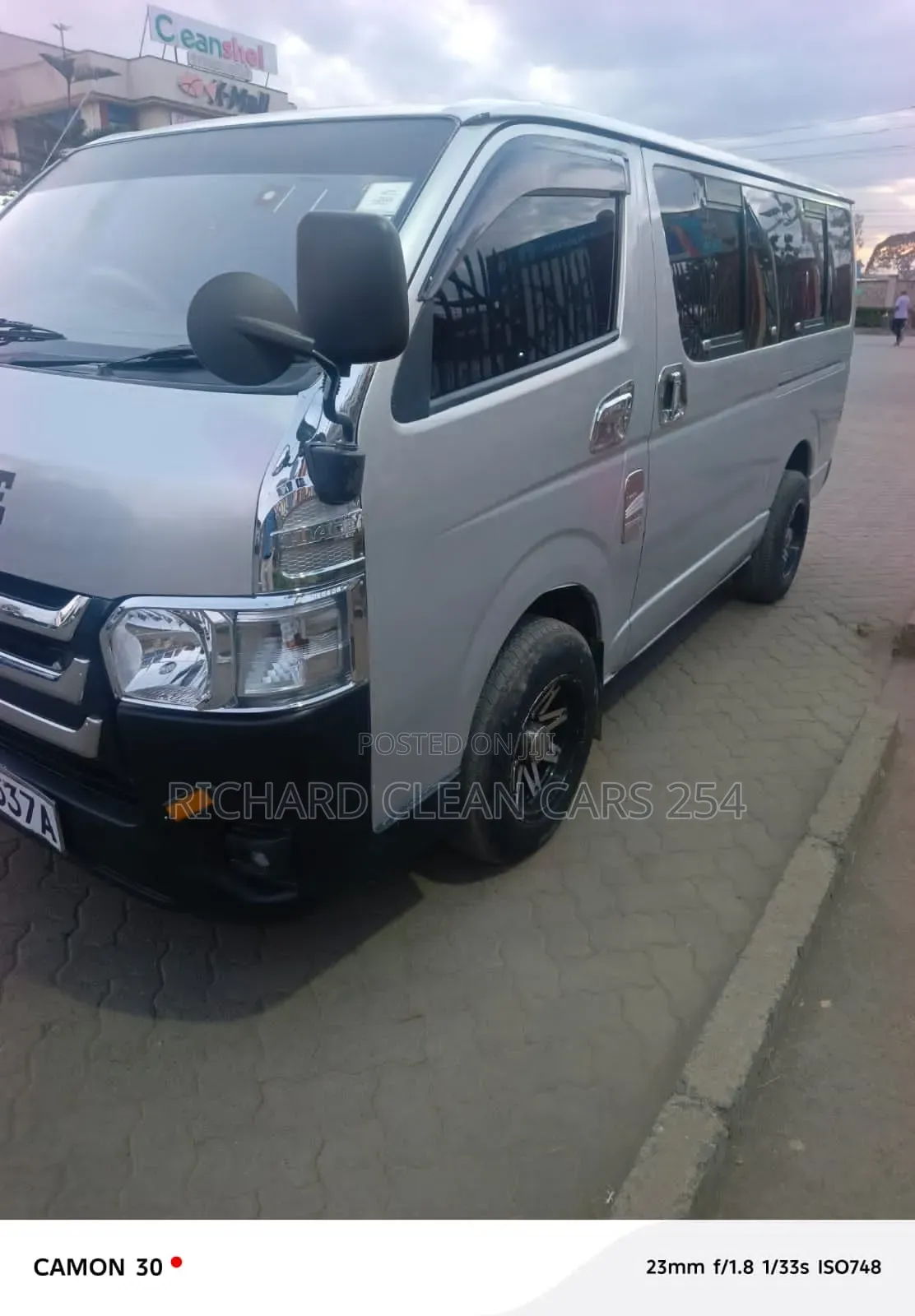 Toyota HiAce 2010 Silver