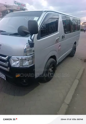 Toyota HiAce 2010 Silver
