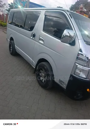 Toyota HiAce 2010 Silver