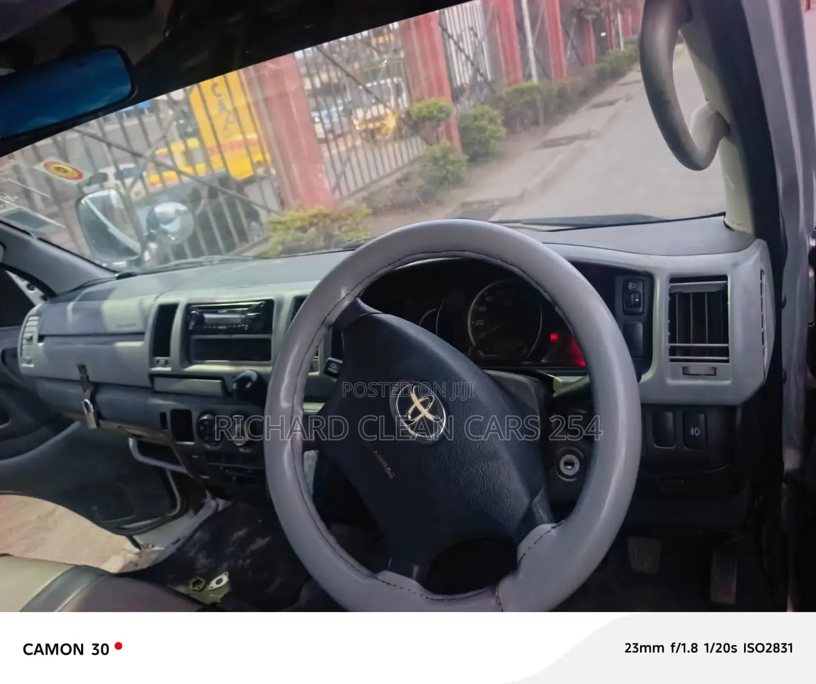 Toyota HiAce 2010 Silver